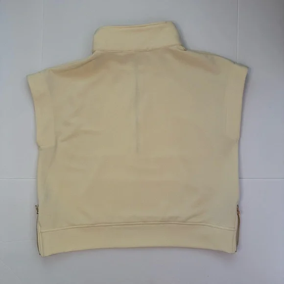 ✨ Entro Cream Short Set (Top + Shorts) - Size Medium 💫 - Picture 5 of 16